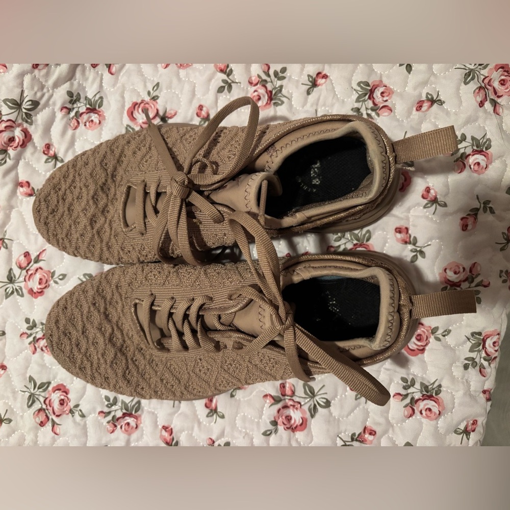 APL ATHLETIC PROPULSION LAB SNEAKERS